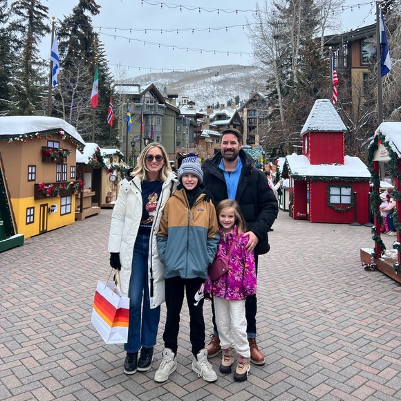 Meet your Posher, Katie - Picture 1 of 1